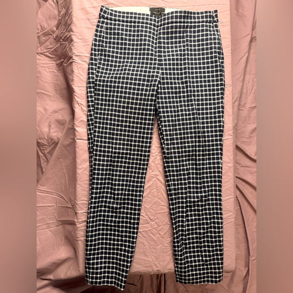 Navy blue capri pants